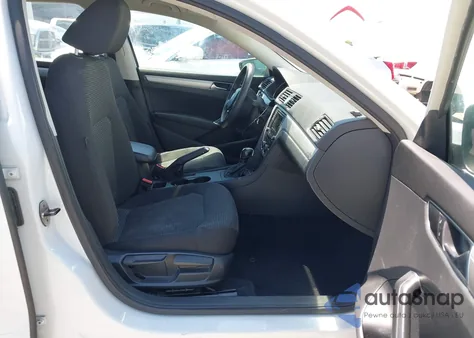 2017 Volkswagen Passat 1.8T S z USA, uszkodzony, nr VIN 1VWAT7A30HC085703